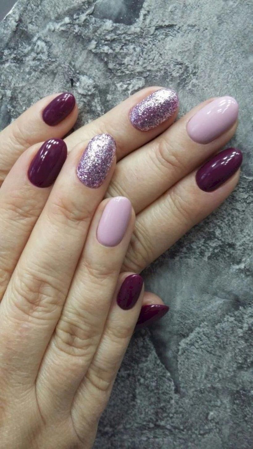 Сливовый маникюр на коротких ногтях
