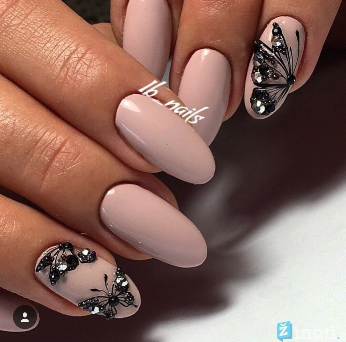 Дизайн красивых элегантных ногтей. Шикарные ногти. Ногти с бабочками. Красивые стильные ногти. Стильные шикарные ногти.