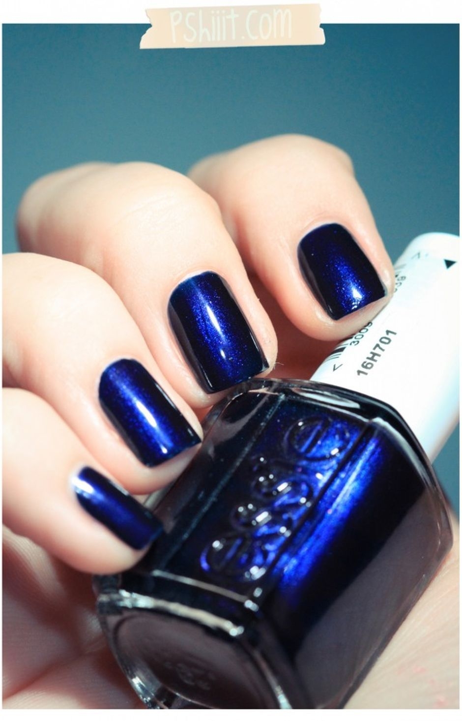 Лак для ногтей Essie синий