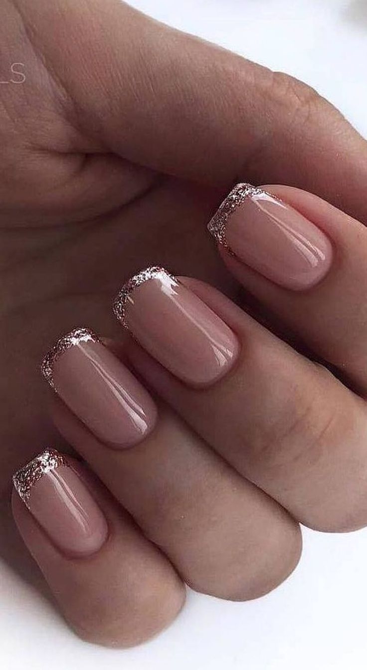 Блестящий френч на короткие ногти