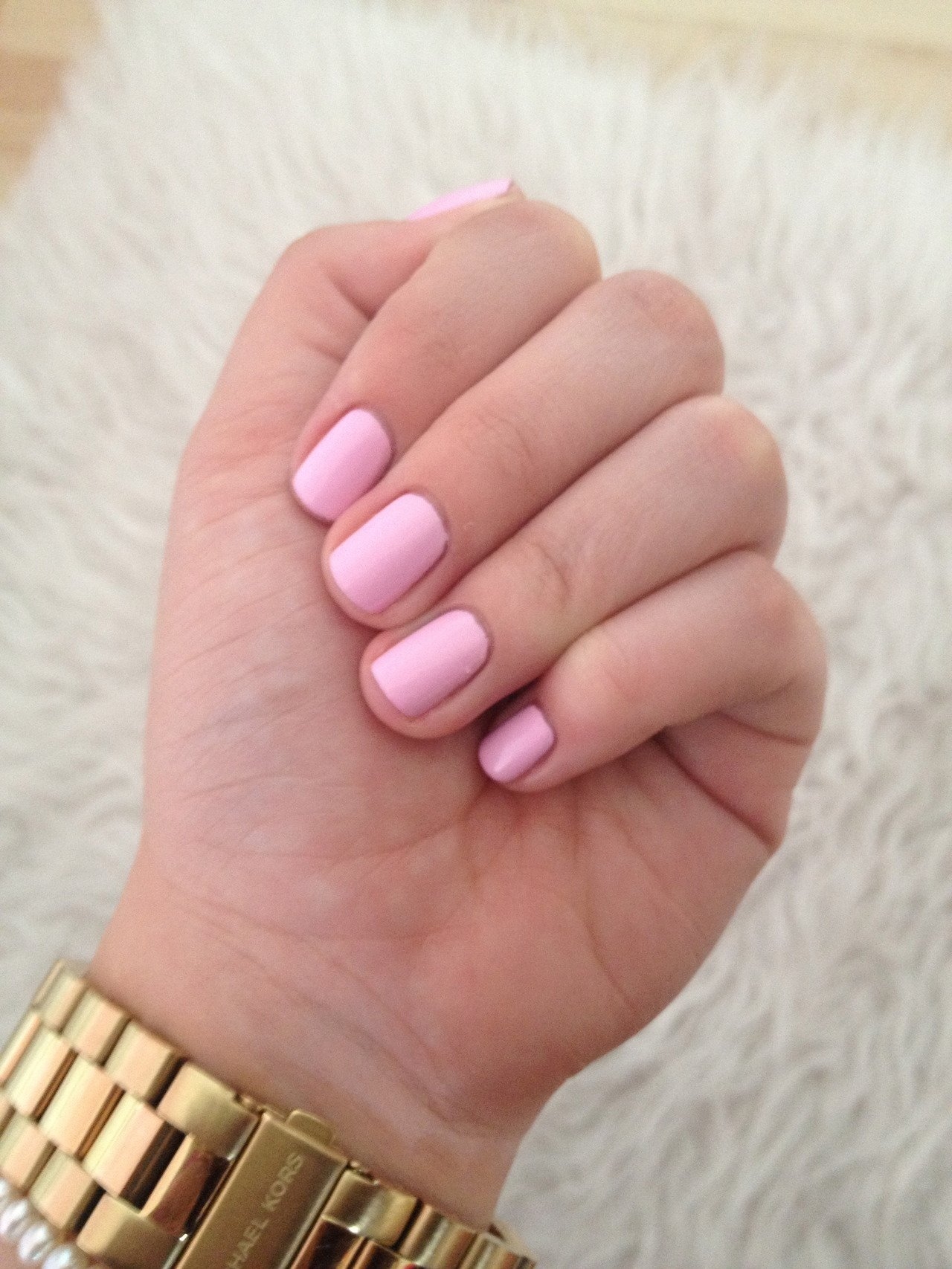 Розовый ногти на руках. Ногти светло розовые. Лак розовый. Ногти бледно розовые. Розовый лак для ногтей.