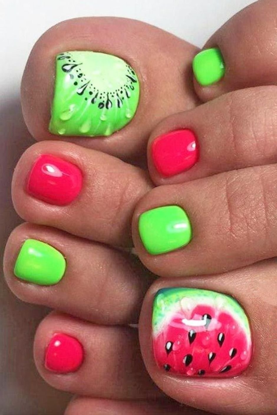 Маникюр дыня