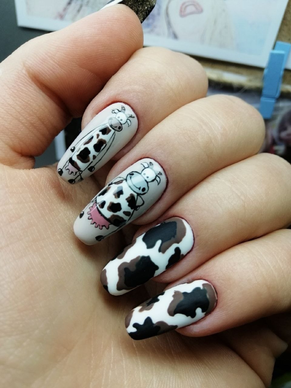 Маникюр корова