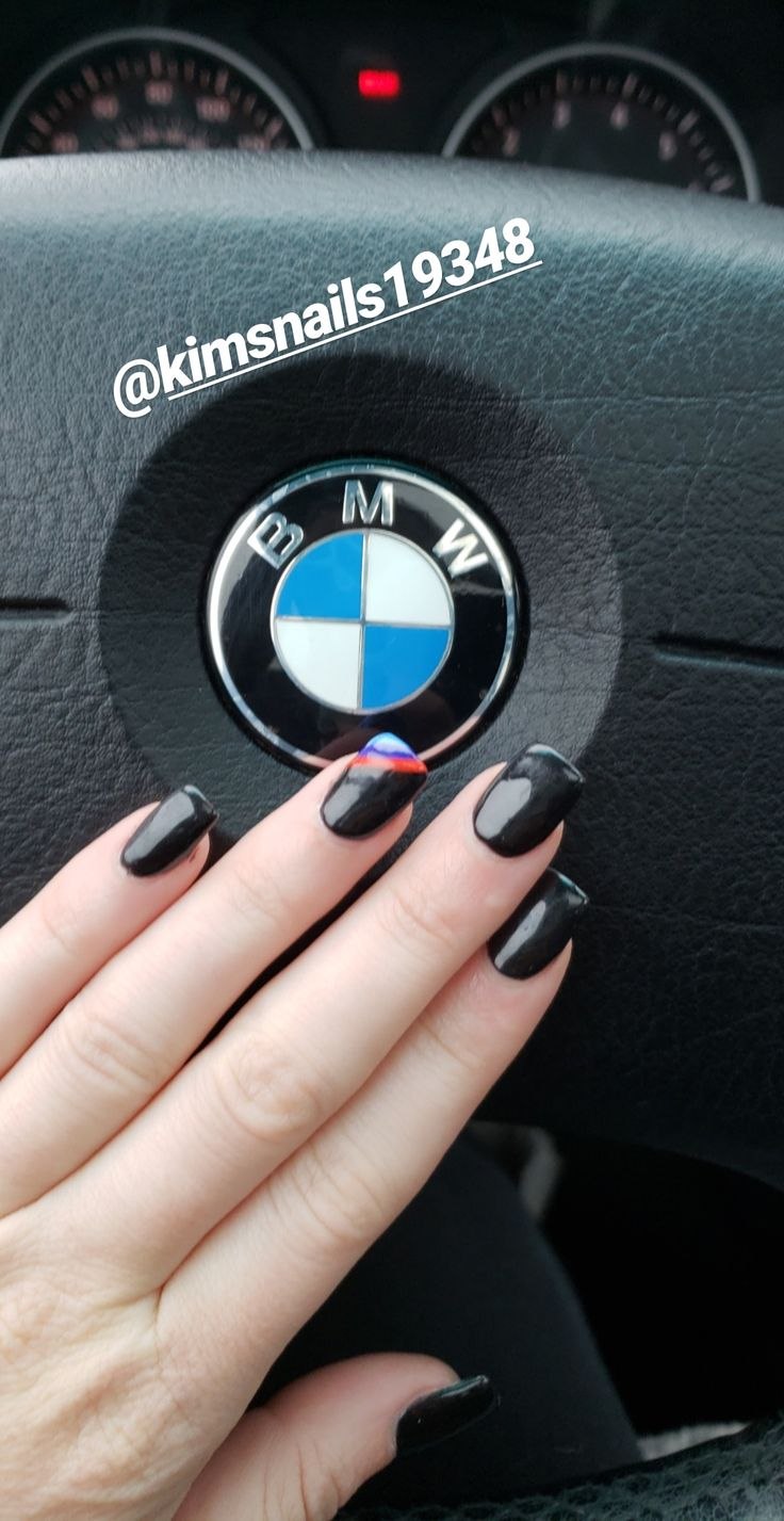 Маникюр BMW