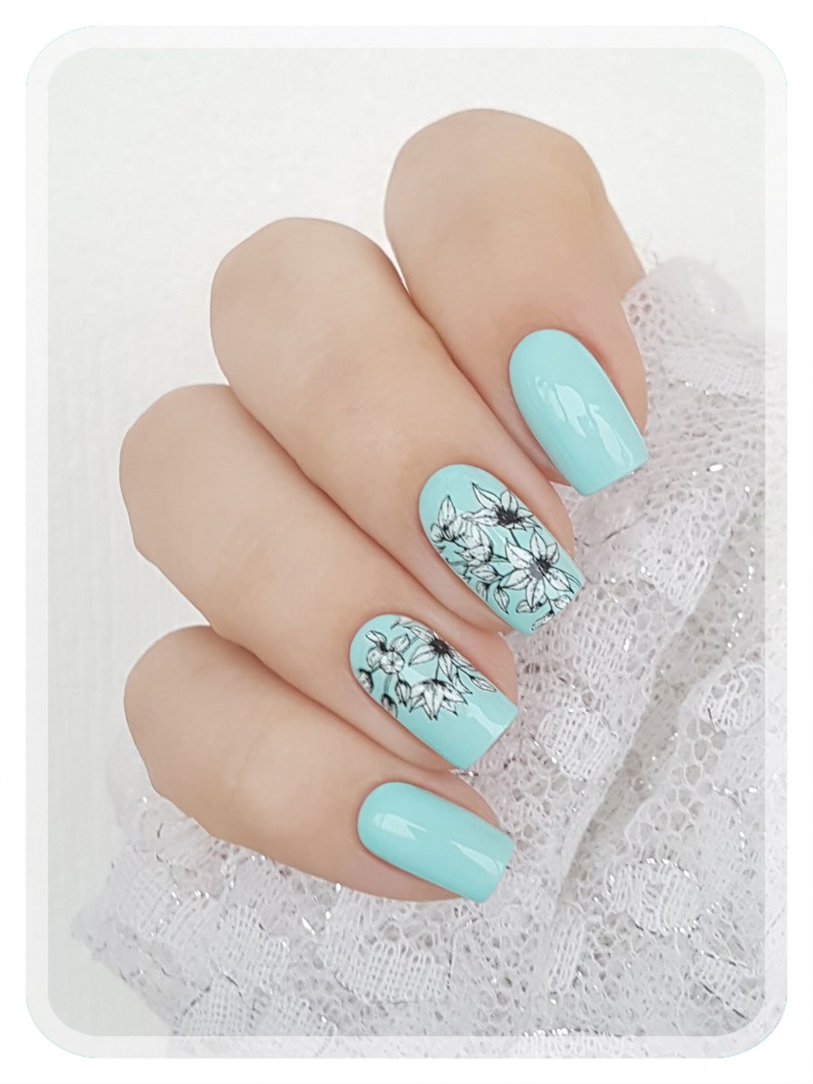 Зелёный маникюр на овальные ногти