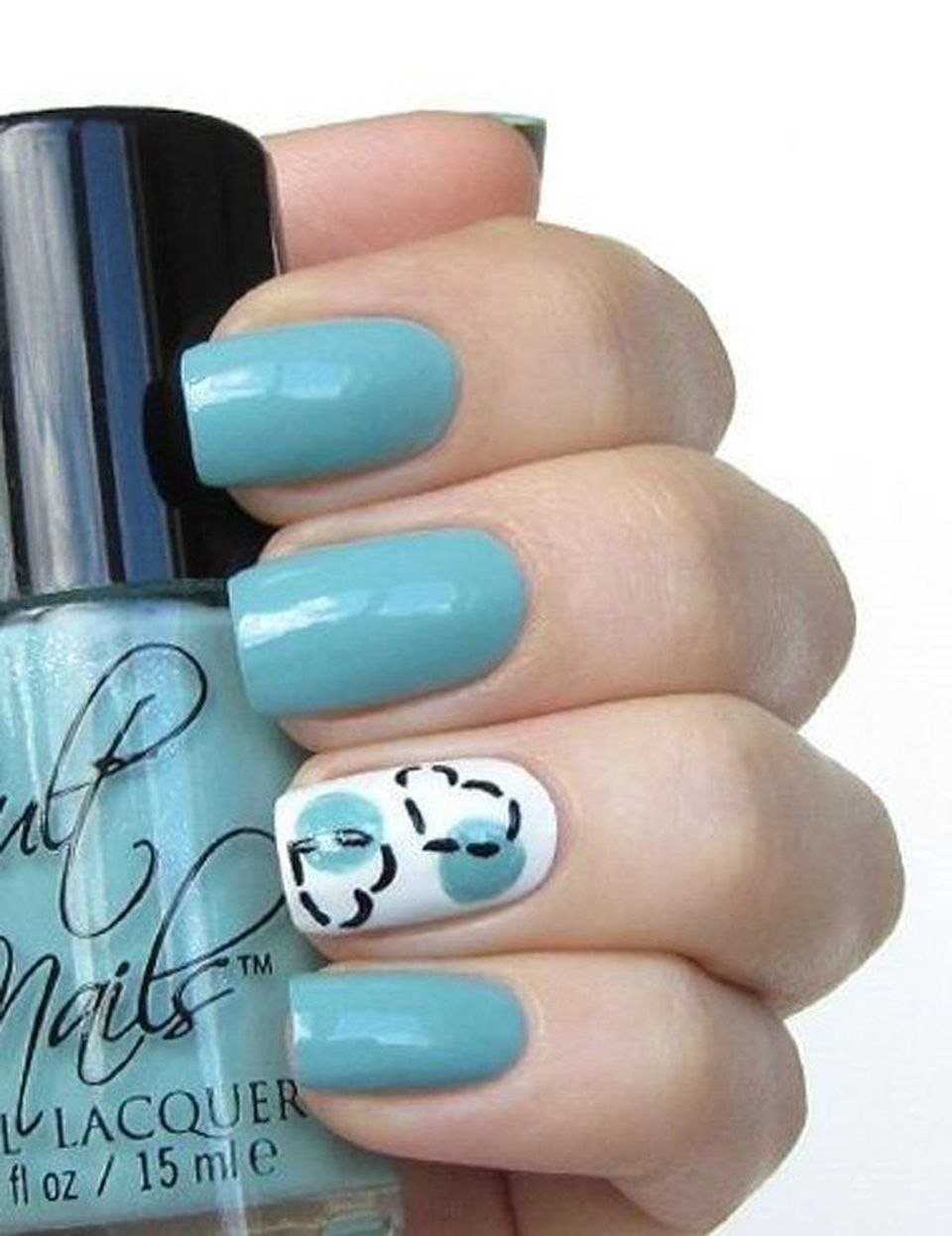 Маникюр синий с сердечком