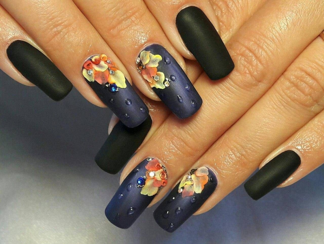 Маникюр с капельками