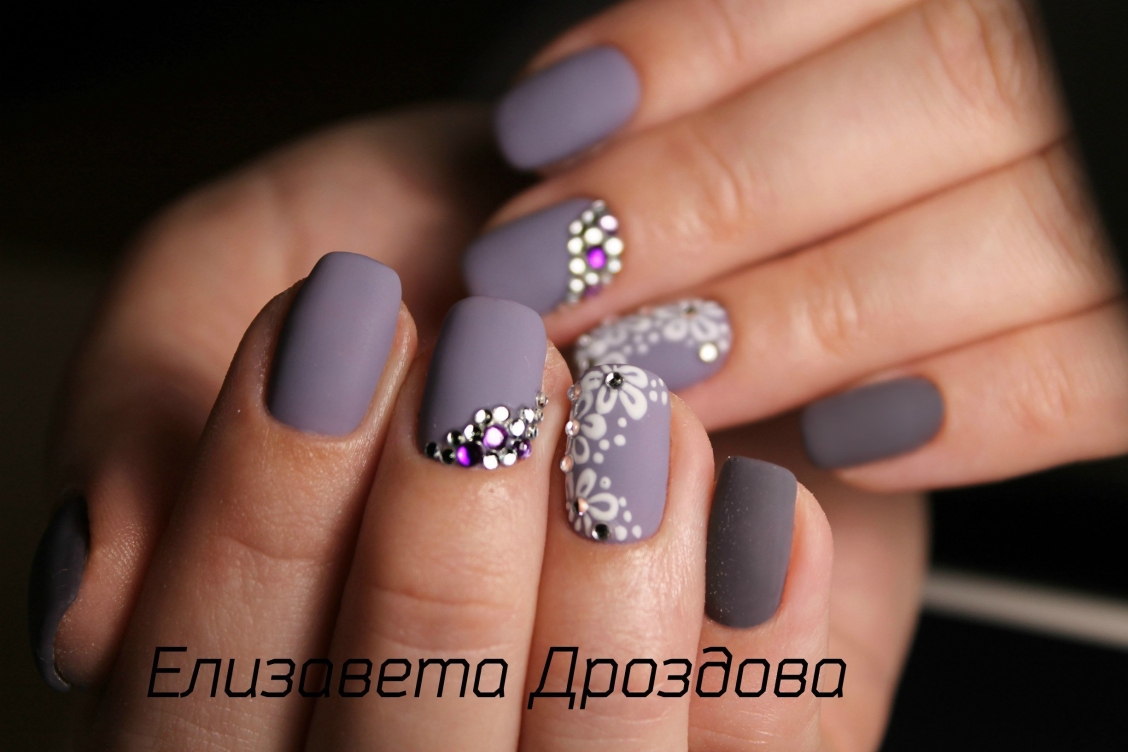 Ианикюрна короткие ногти