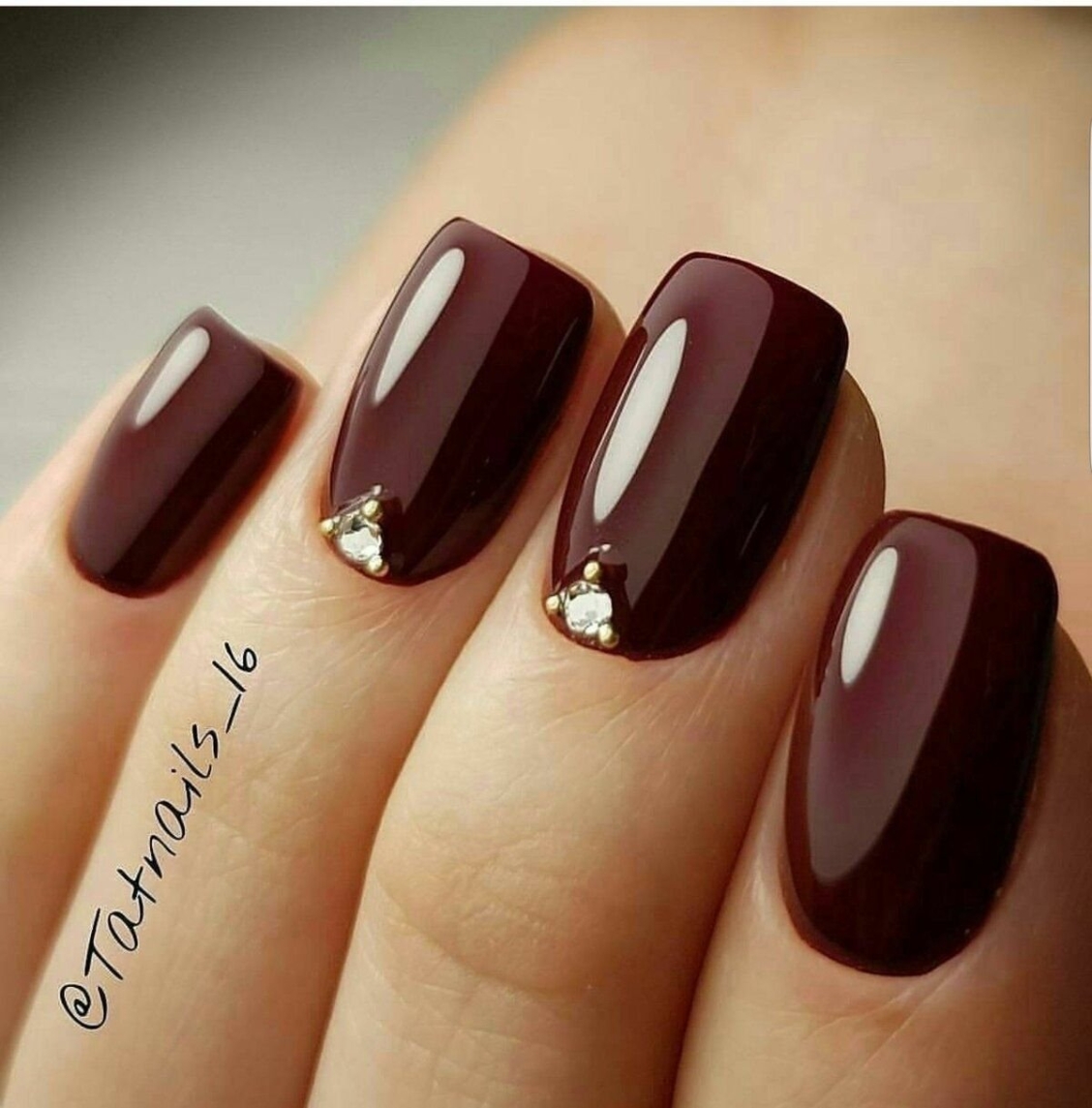 Маникюр 2021 бордо бургунди