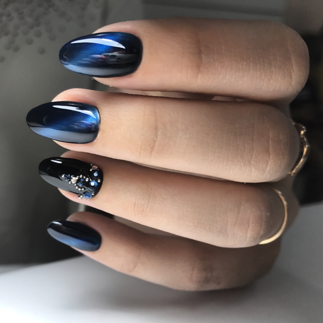 Коричневый маникюр