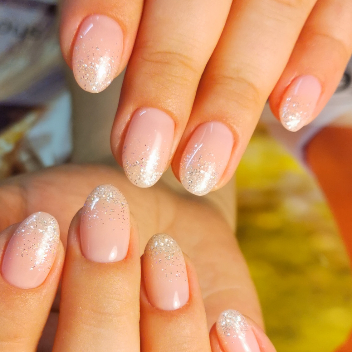 Маникюр светлый миндаль