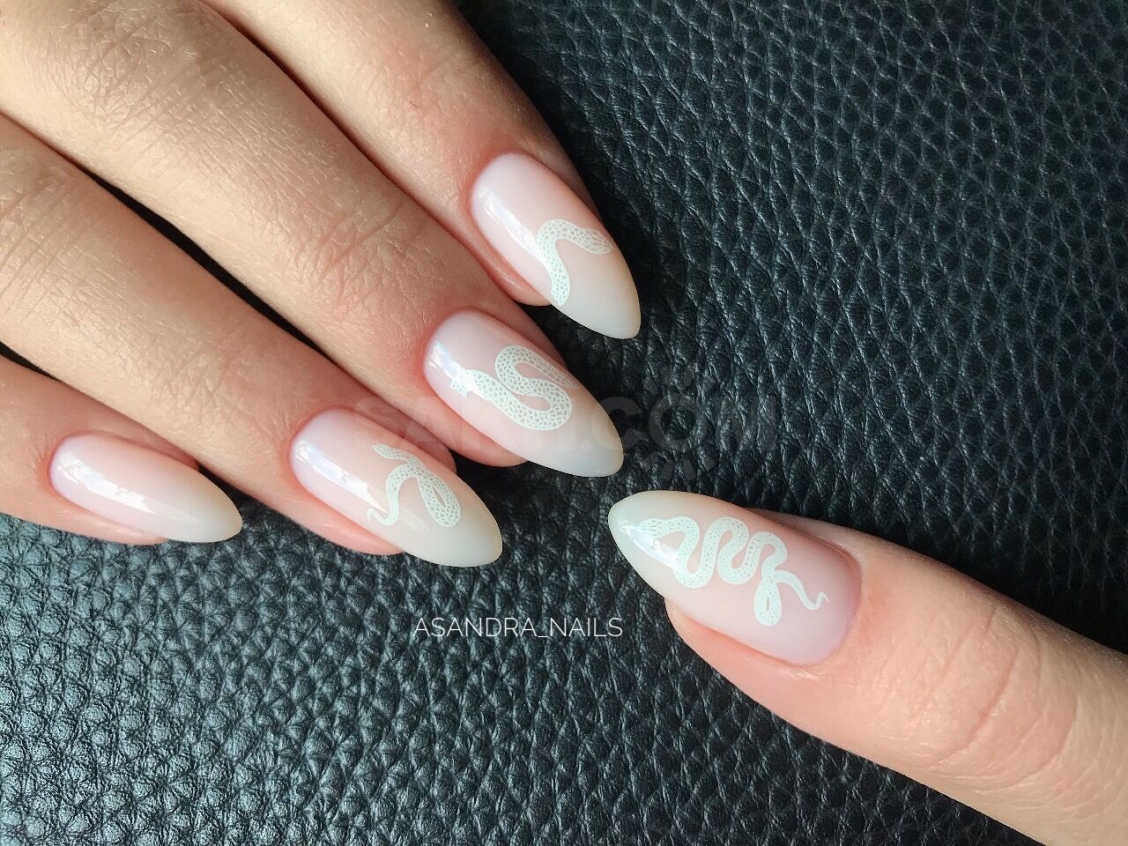 Маникюр Королева ночи