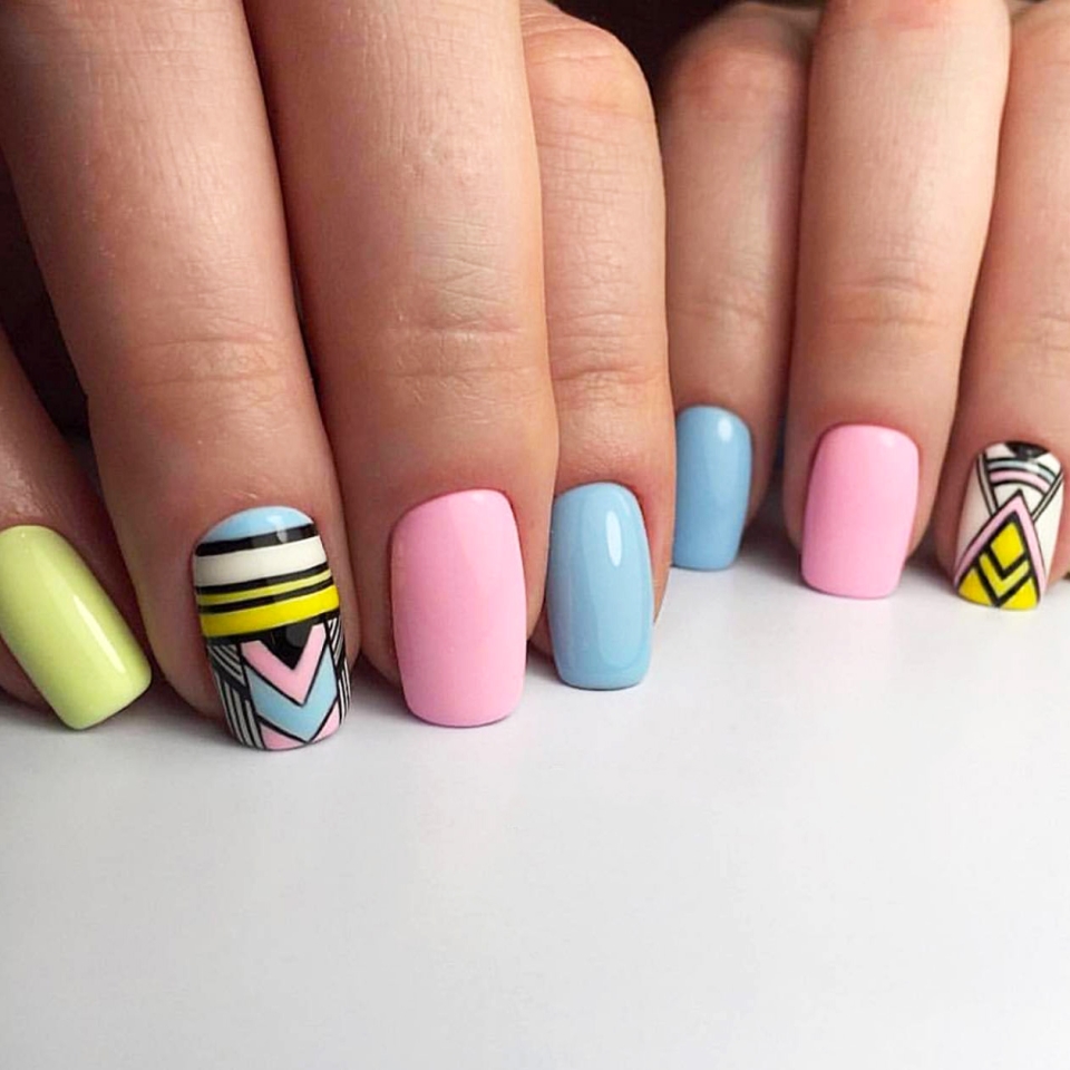 Летний маникюр Ирина Мартен