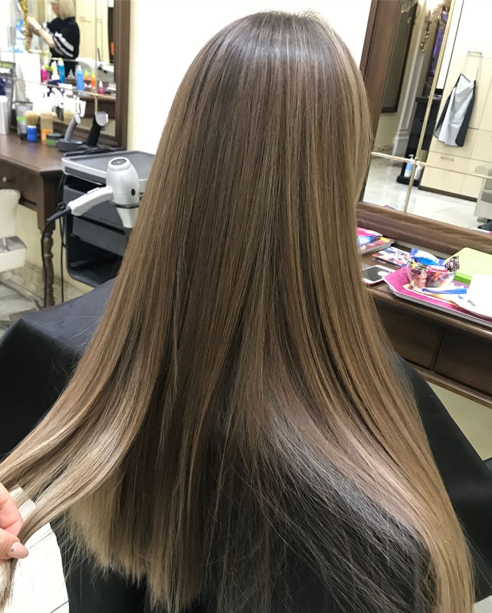 Удлиненное каре ниже плеч мелирование и тонирование