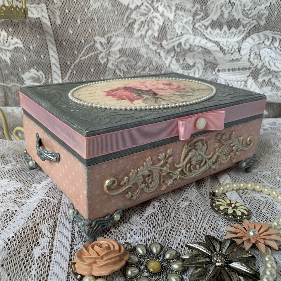 Шкатулка для украшений серая