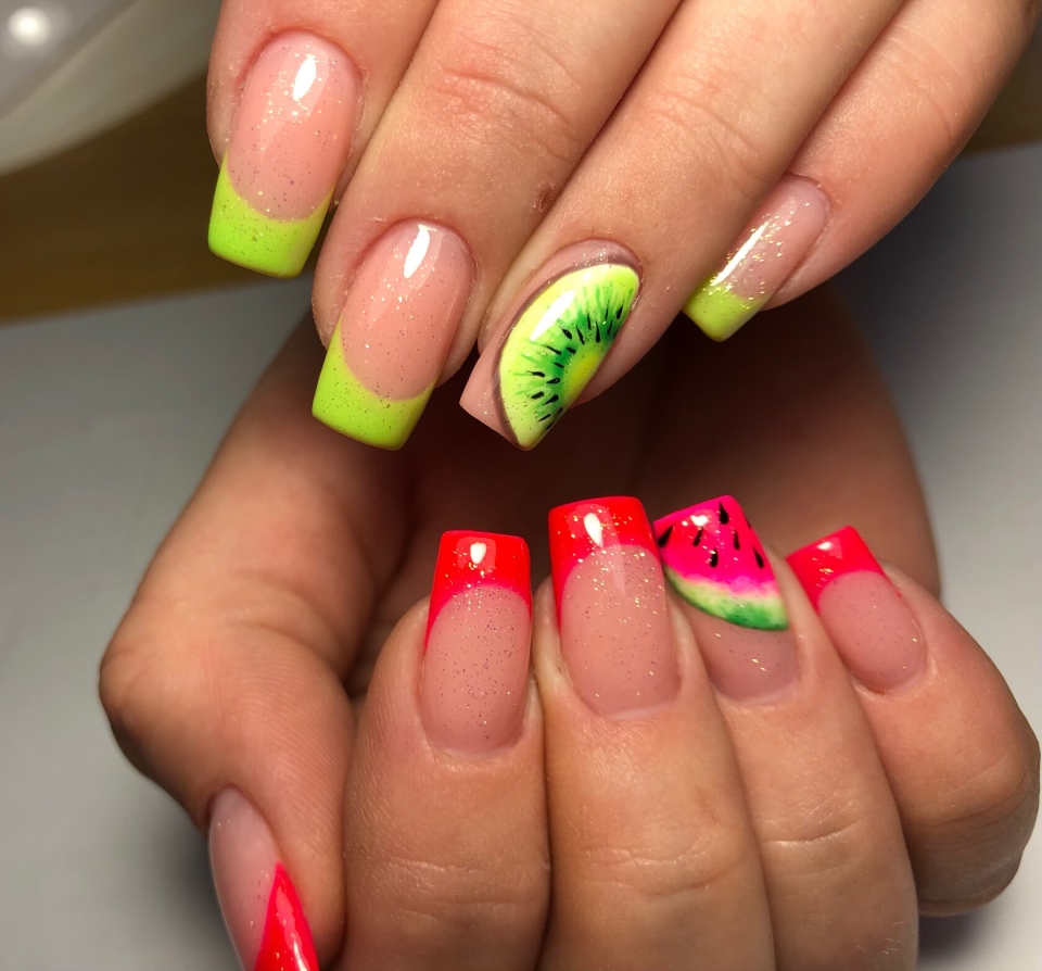 Яркий френч