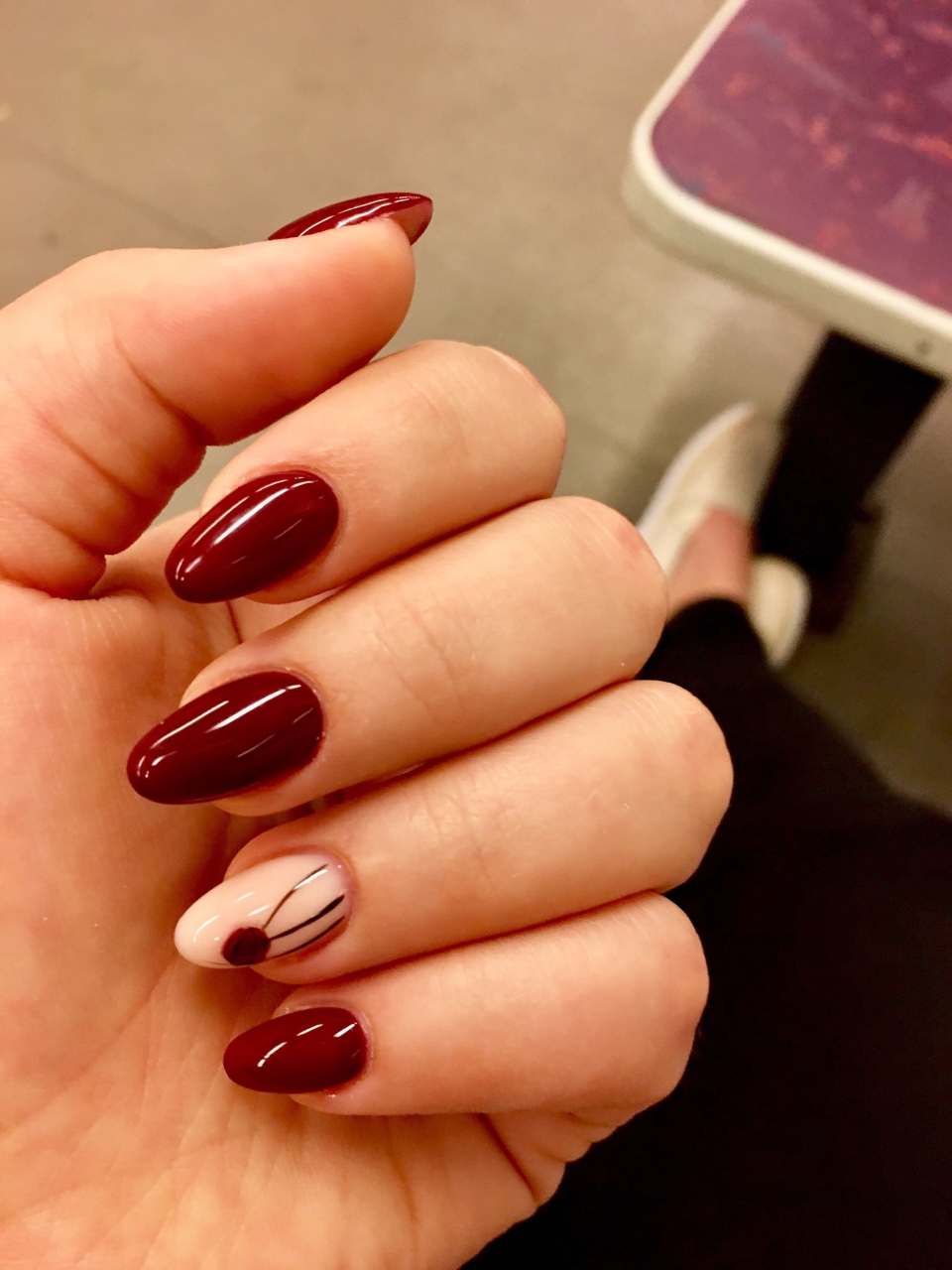 Маникюр марсала