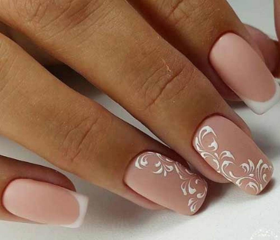 Маникюр гель лак нюдовый