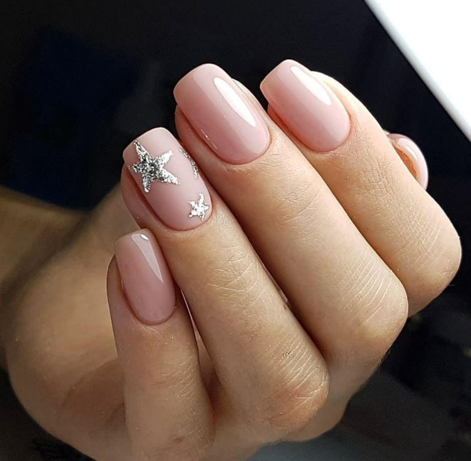 Нюдовый маникюр 2021 миндаль матовый