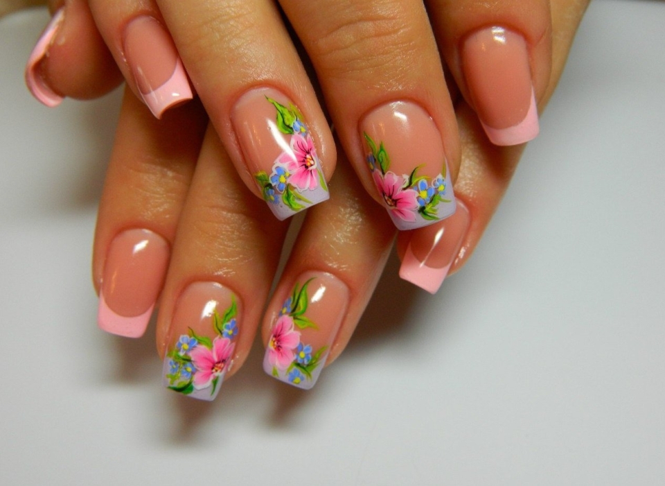 Красивый френч с цветочками