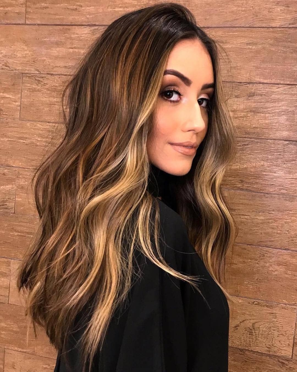 Обесцвеченные пряди у лица