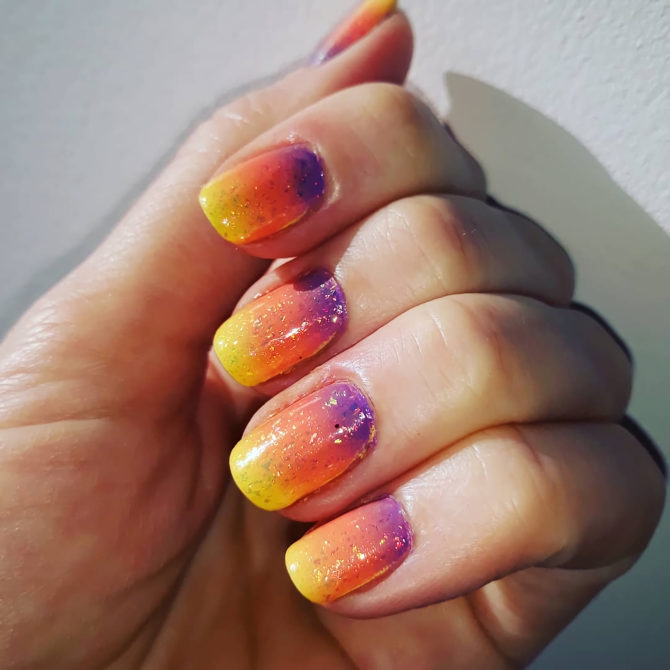 Маникюр омбре