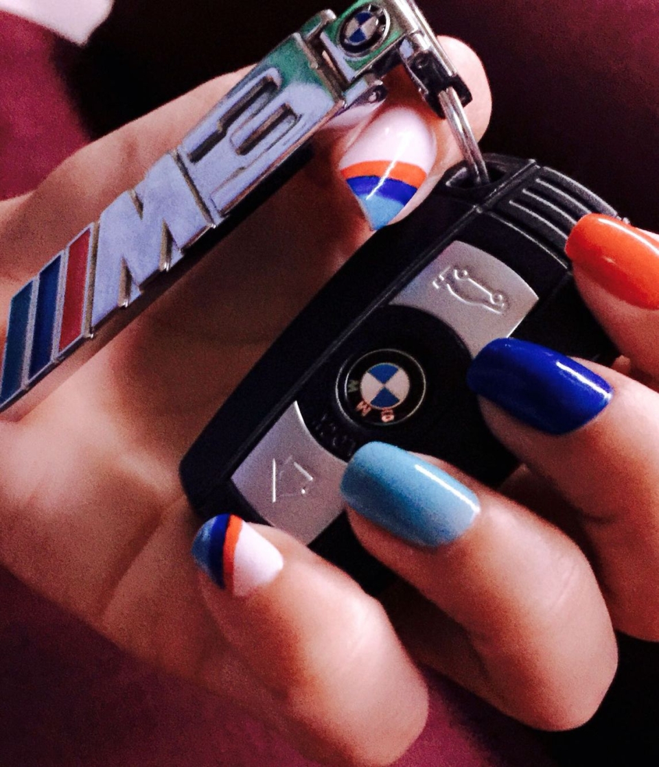 Маникюр в стиле БМВ М