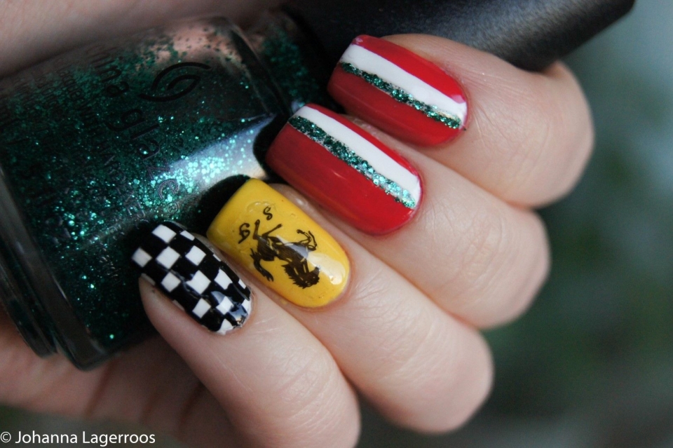 Маникюр в стиле Ferrari