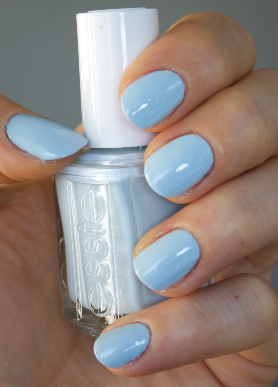 Essie синий