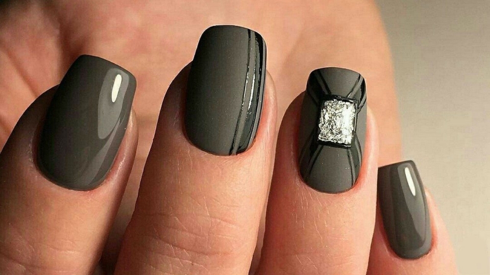 Черно серый маникюр