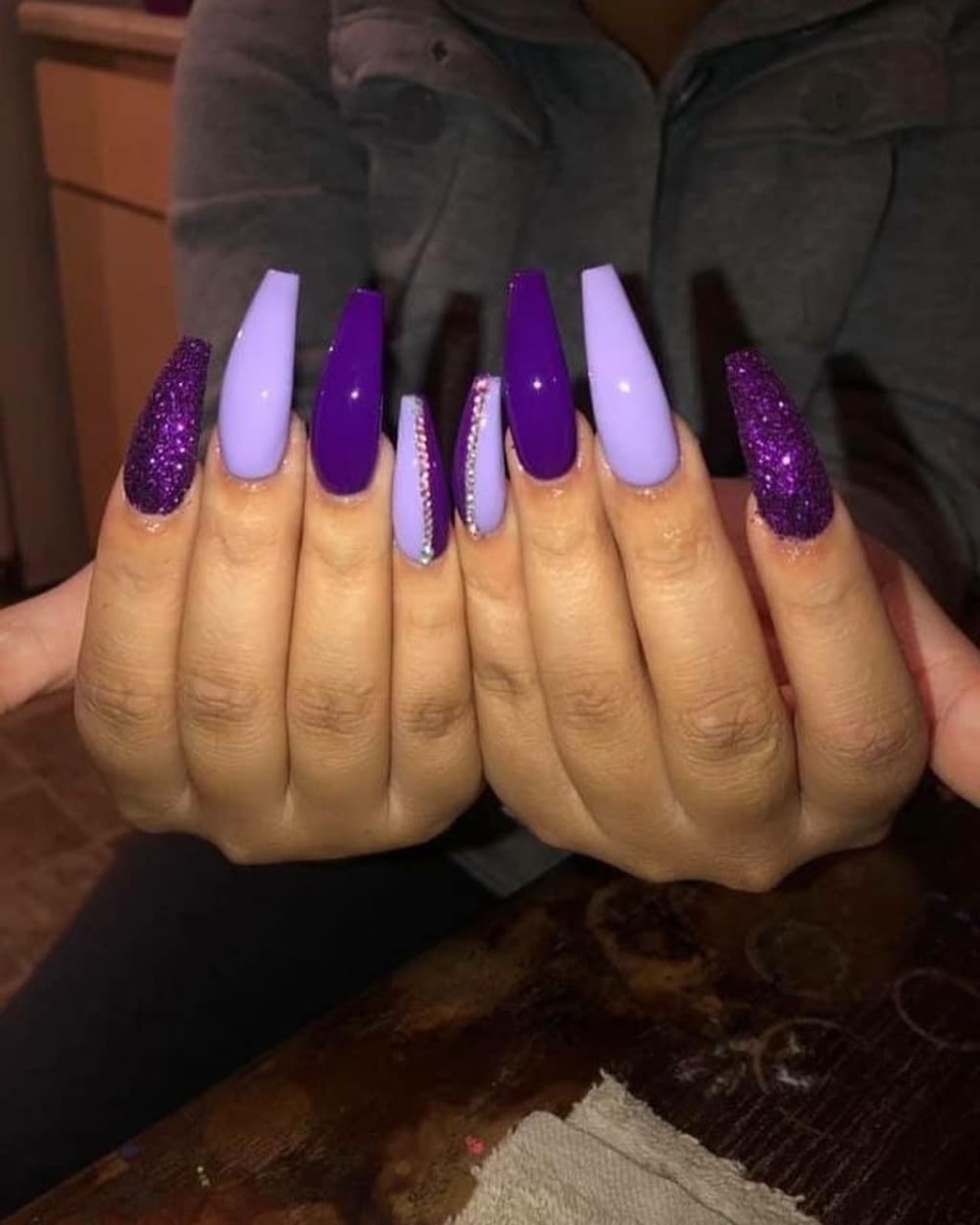 фиолетовые ногти длинные фото