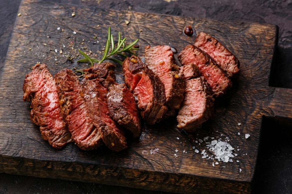Жареное мясо на гриле