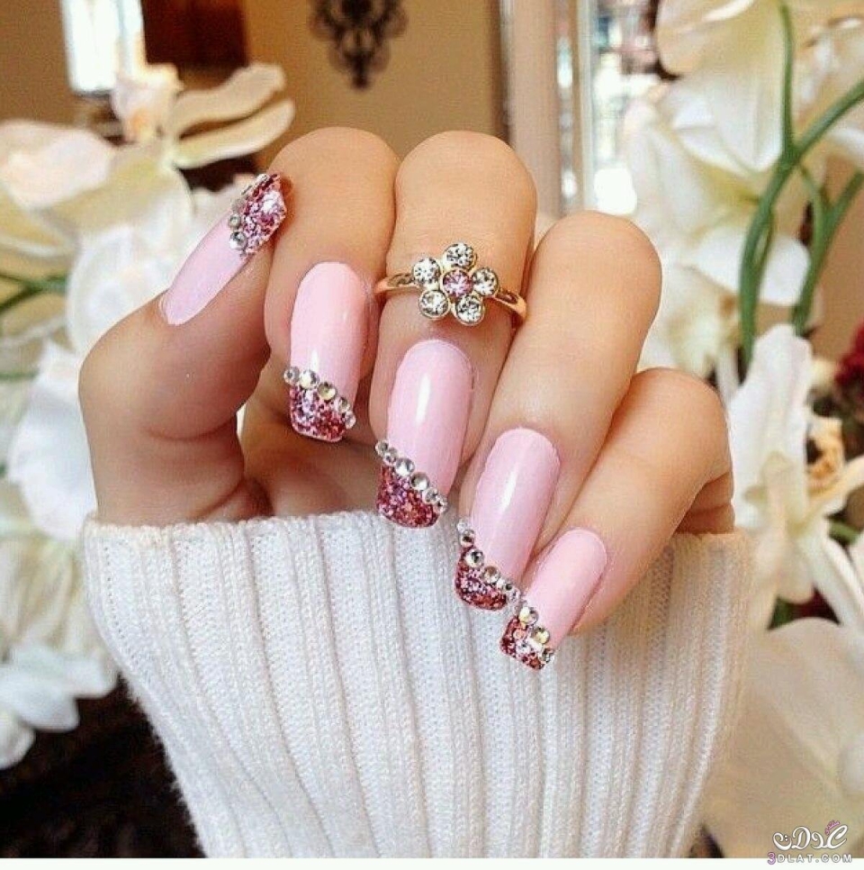 Красивый розовый маникюр