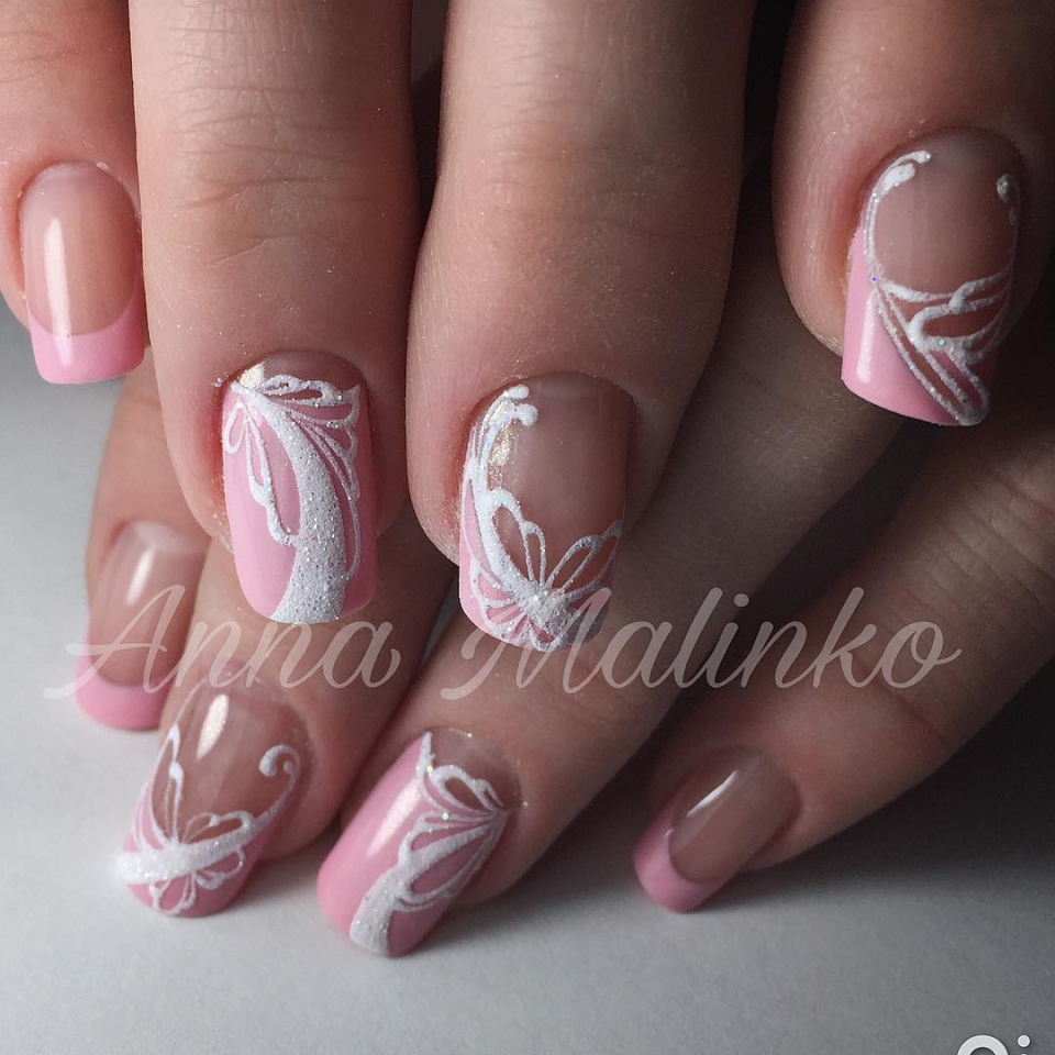 Ажурный френч на ногтях квадрат