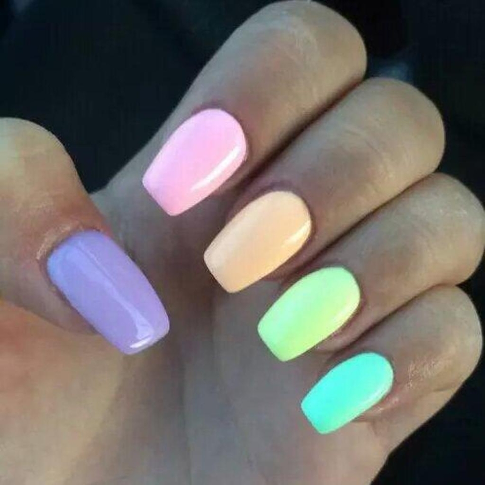 Ногти цвета радуги