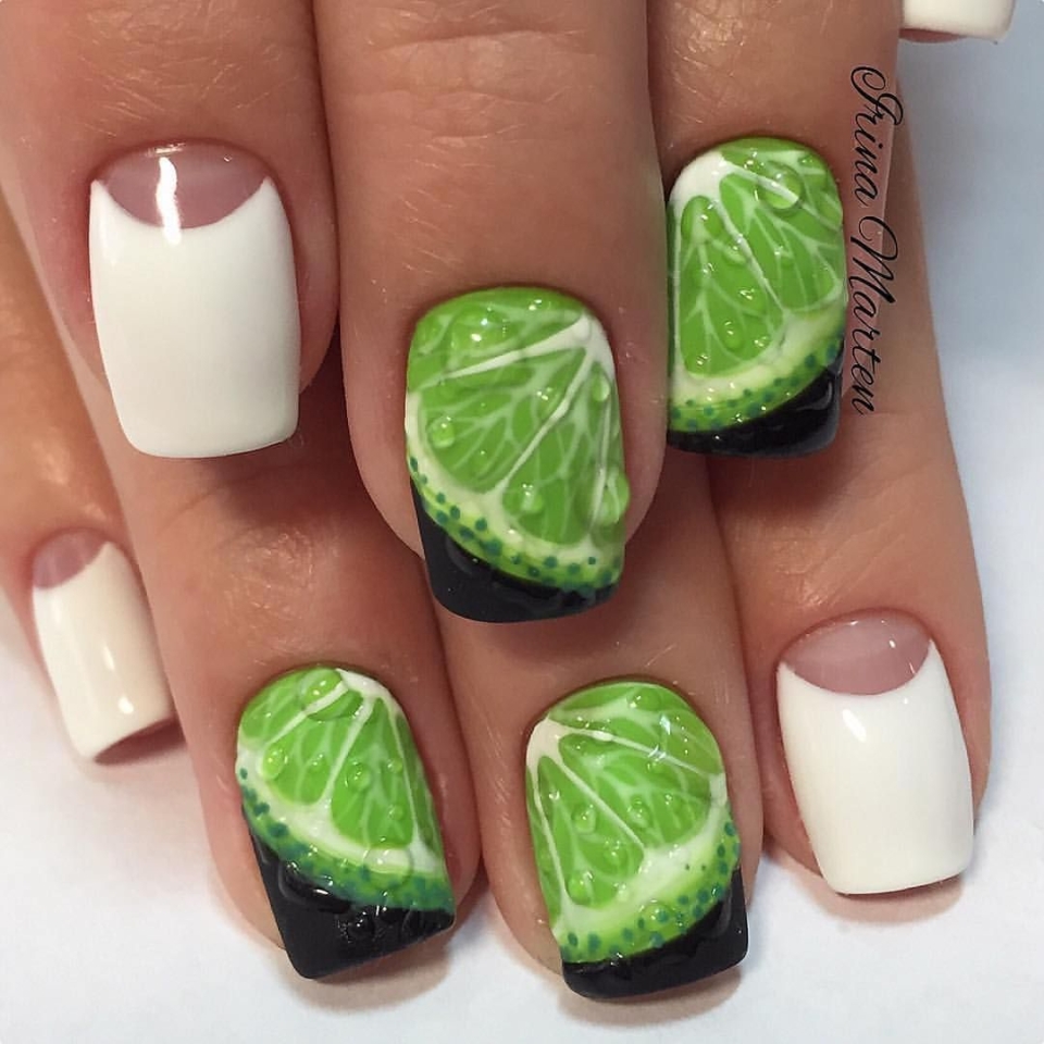 Маникюр киви с каплями