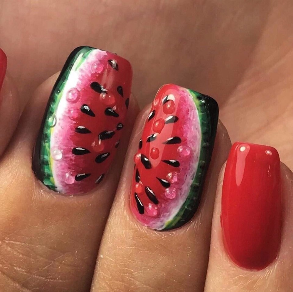 Маникюр с капельками