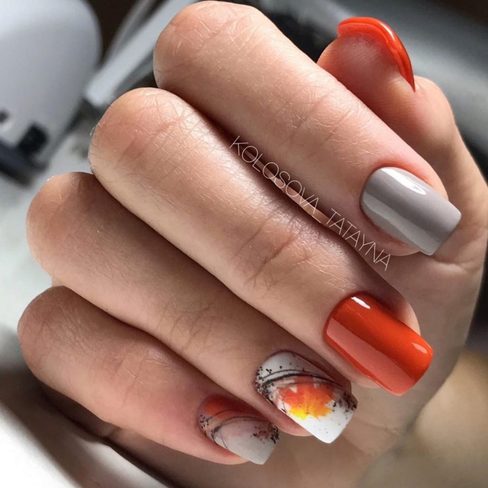 Маникюр с кленовым листом