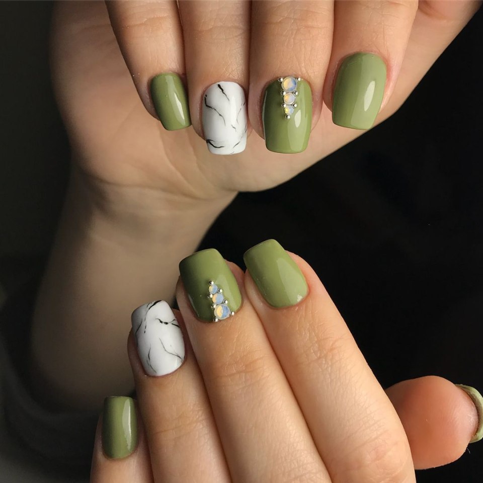 Маникюр на короткие ногти хаки