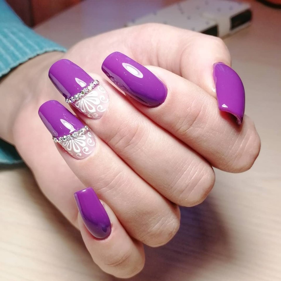 Малиново фиолетовый маникюр