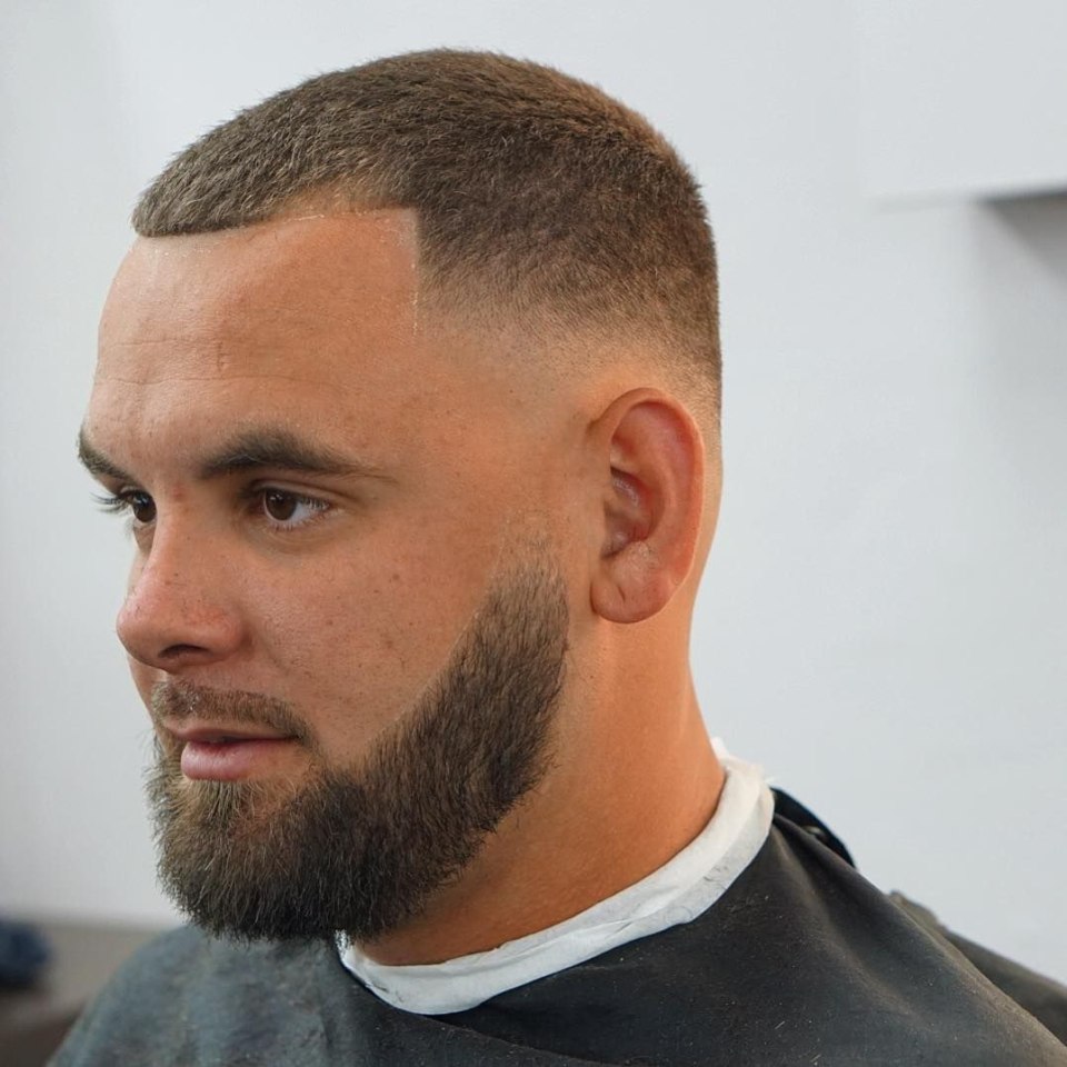 Стрижка машинкой Buzz Haircut
