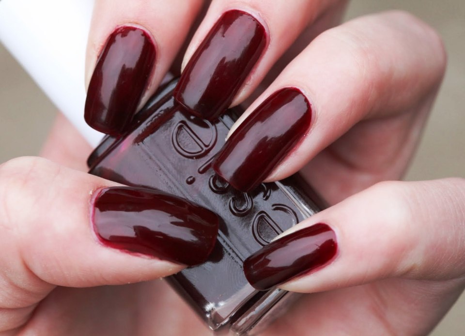 Essie спелая вишня