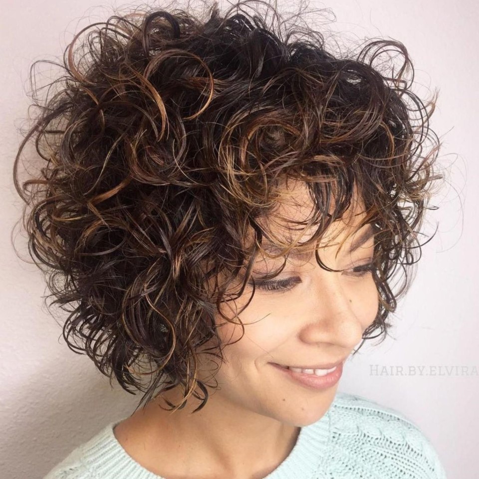 Curly Bob модель