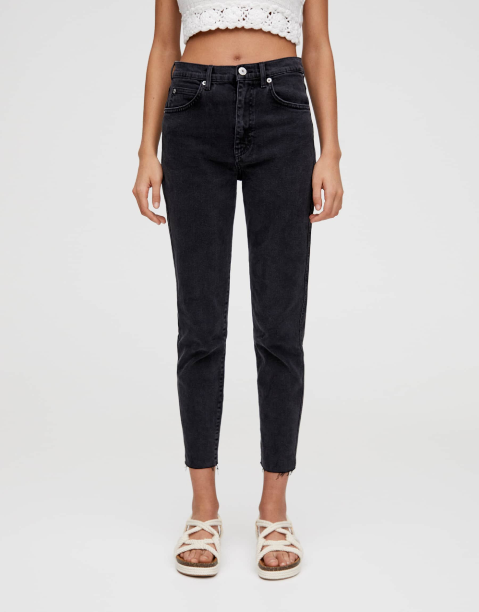Джинсы mom Pull and Bear женские черные