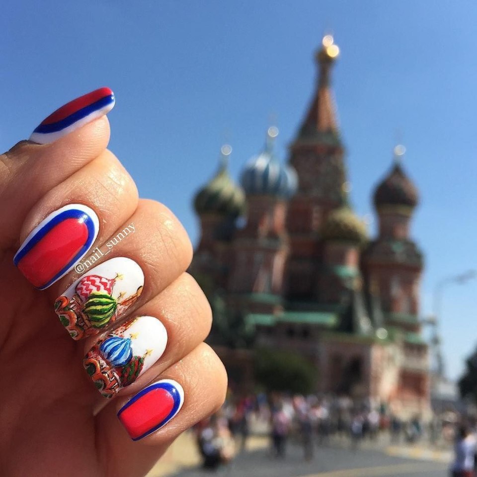 Ногти российский флаг