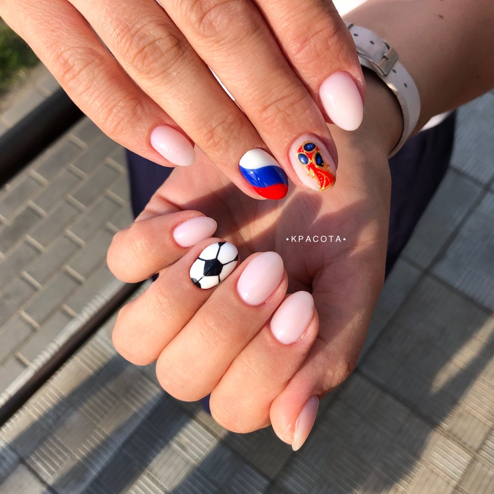 Алёна Лаврентьева маникюр