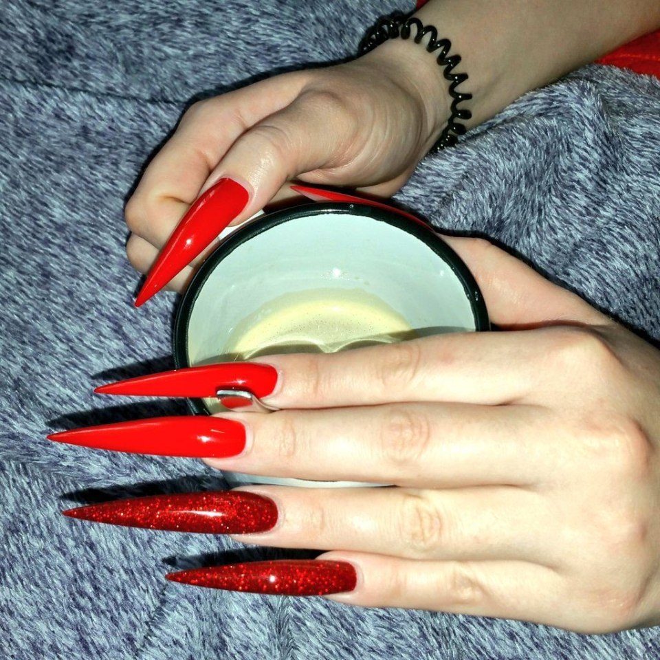 Егор Крид с накрашенными ногтями