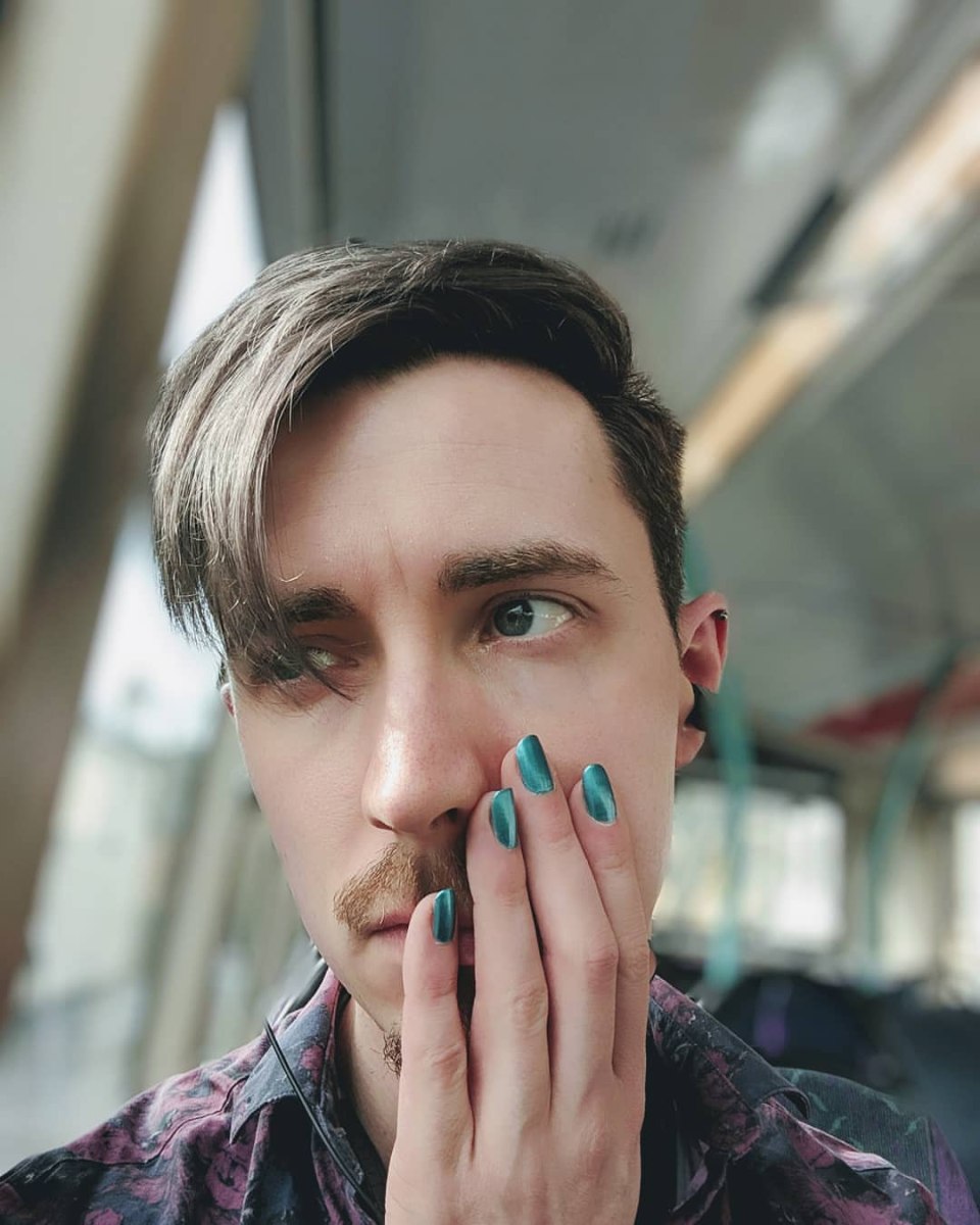 Очень длинные ногти