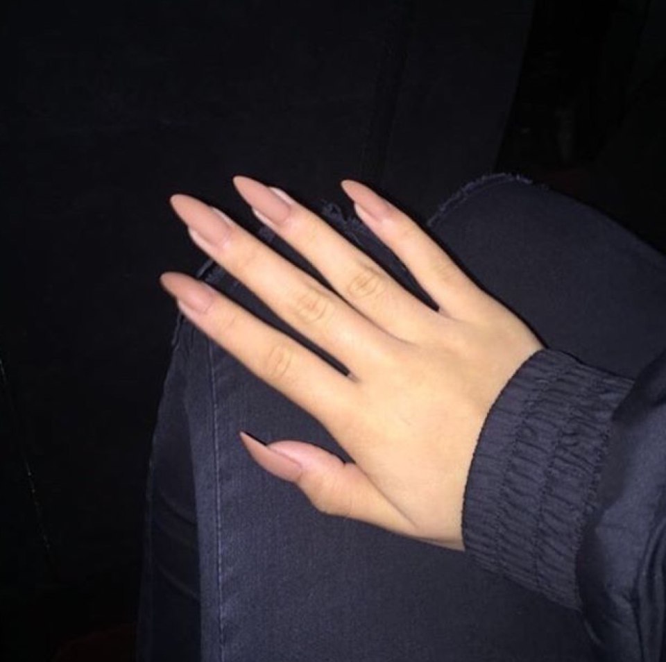 Маникюр на мужских руках