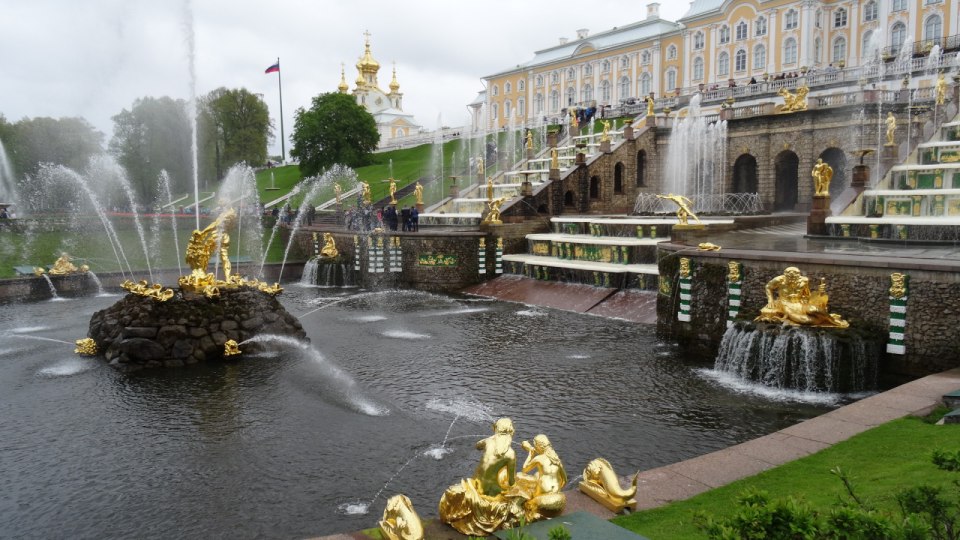 Фонтан большой Каскад в Петергофе